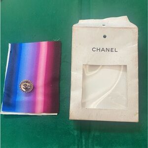 Chanel button